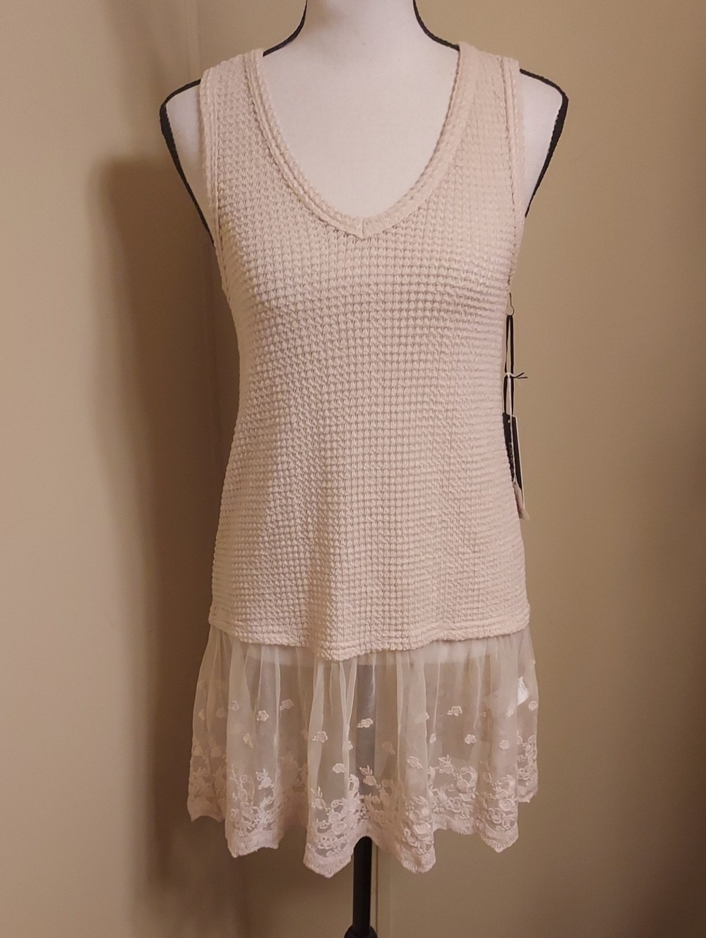 Sleeveless Cream Knit Tank with Lace Hem